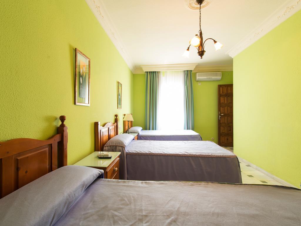 Hostal San Francisco Granja de Torrehermosa الغرفة الصورة